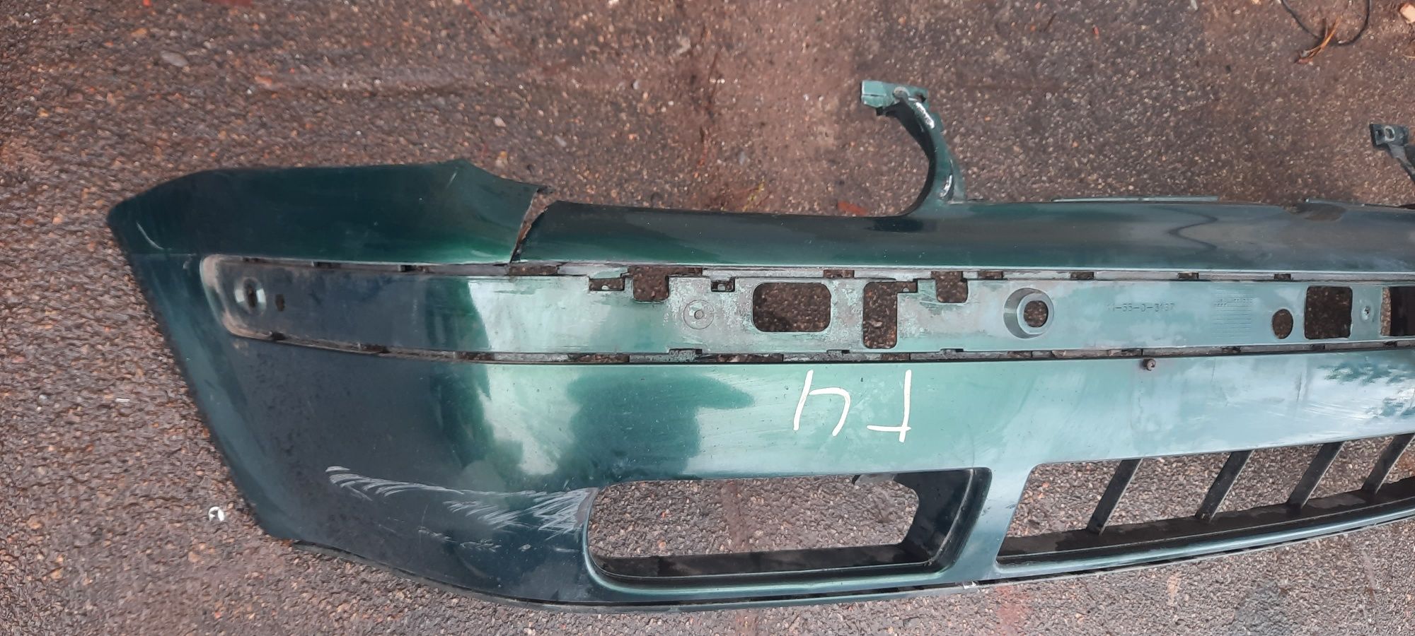 Бампер передний Volkswagen Golf 4