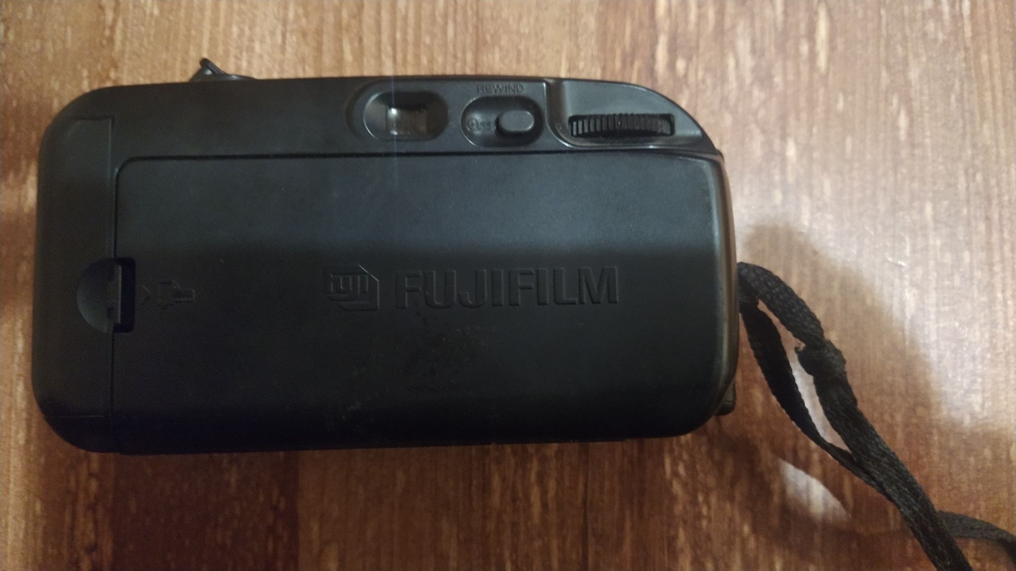 Продам Фотоаппарат пленочный Fujifilm.
