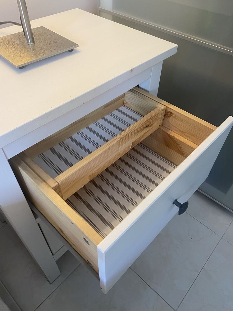 Mesa de cabeceira Hemnes
