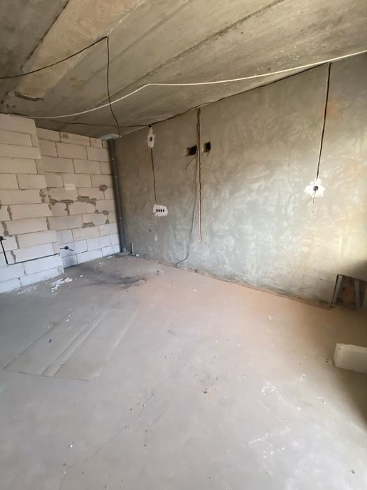 Продаж 2кім квартири на вул 8 Березня