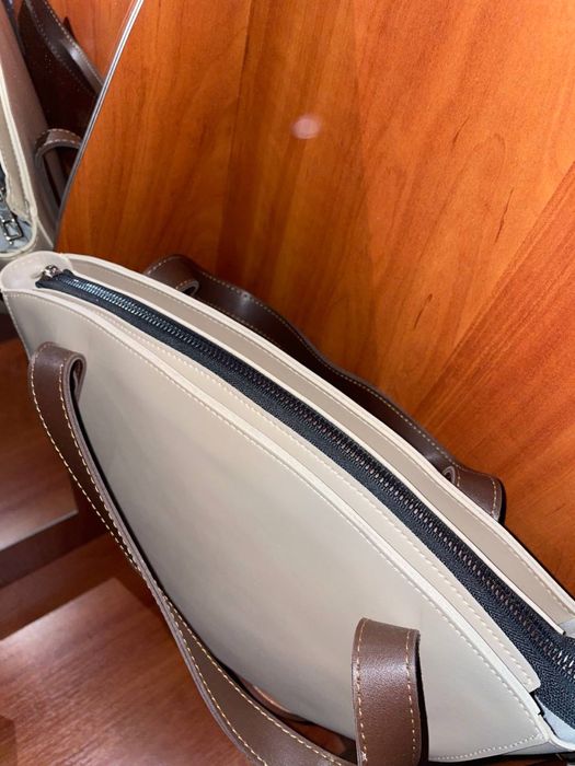 Жіноча напівкругла сумка