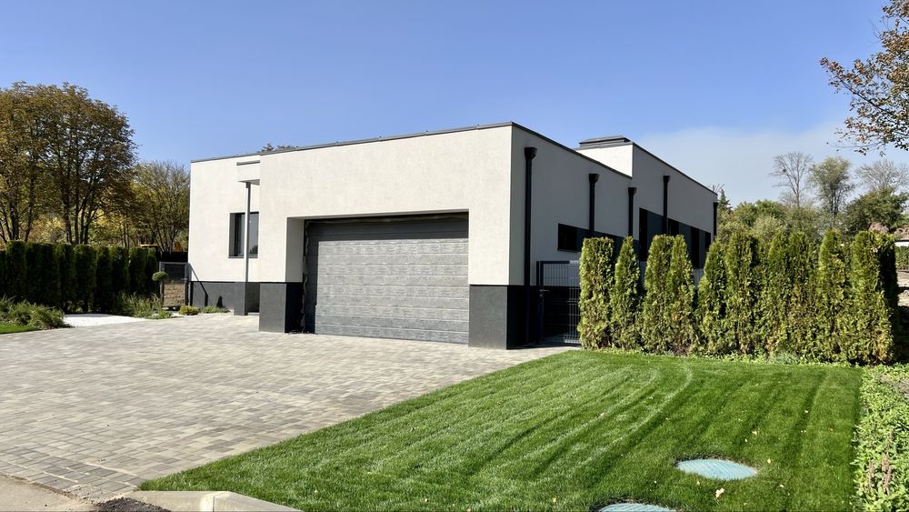 Продам дом , котедж 215 м.  в Харькове коттеджном городке Рай-Еленовка