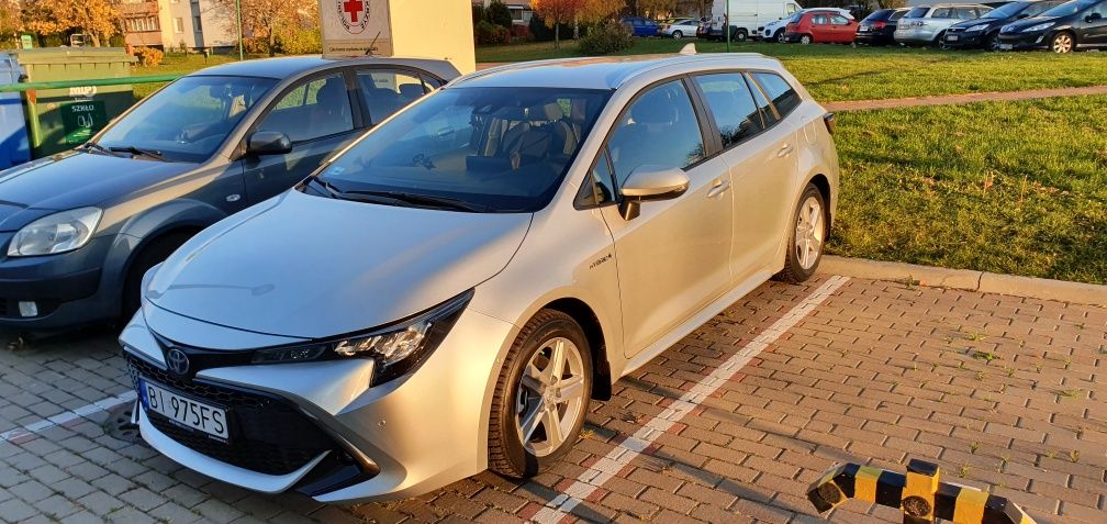 Toyota Corolla 1.8 Hybryda 2021 Salon PL 1-wszy wlaściciel.