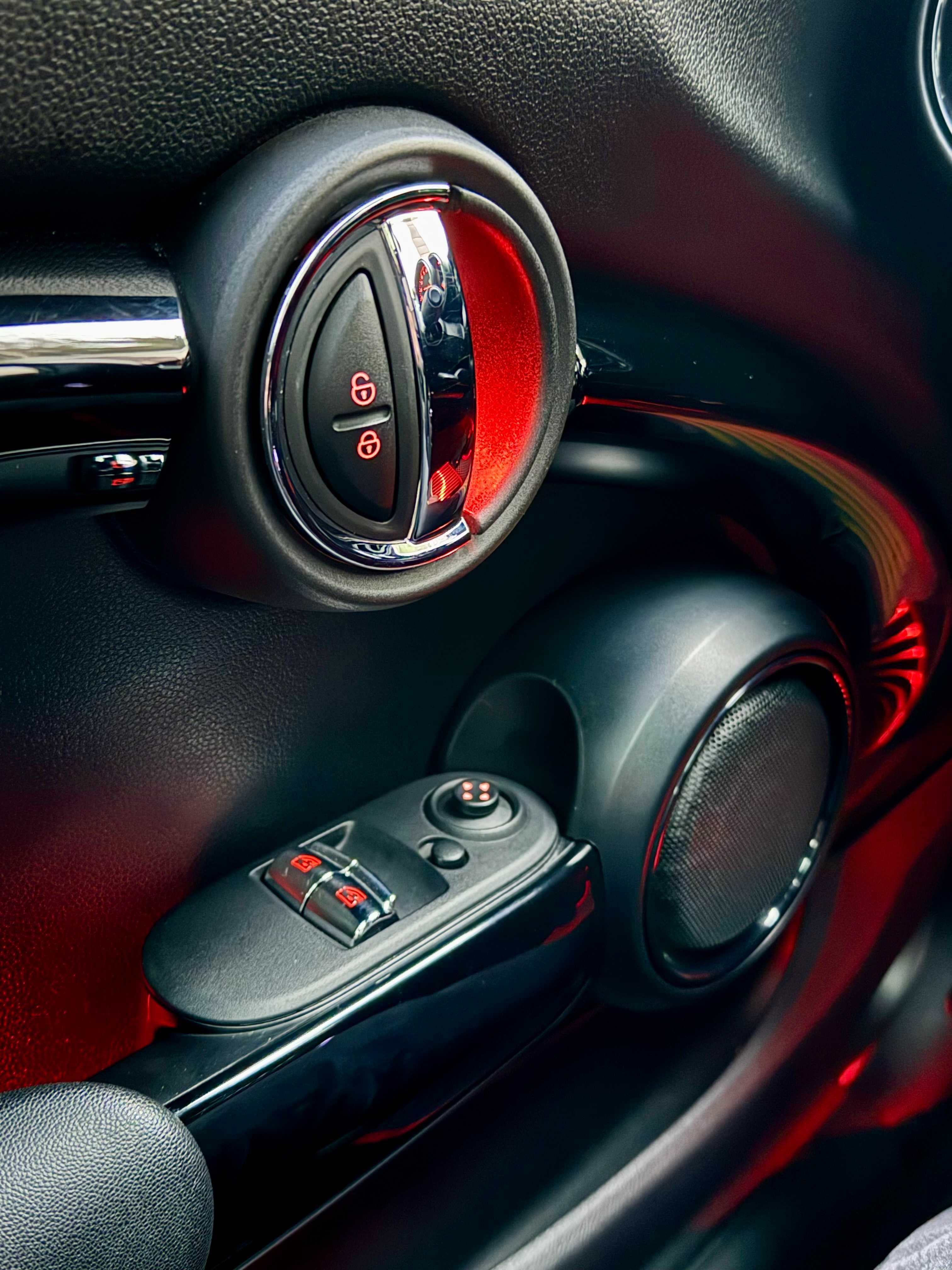 MINI Cooper S 2016, 2-літровий турбований двигун, шкіряний салон.