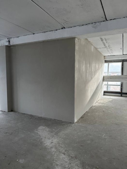 Машинна штукатурка, вапняно цементна, гіпсова.  Машинна стяжка підлоги