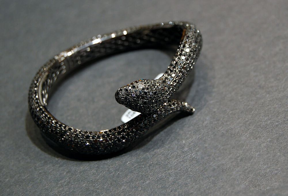Exclusive | Czarna bransoletka brylantowa wąż - DDB0279B
