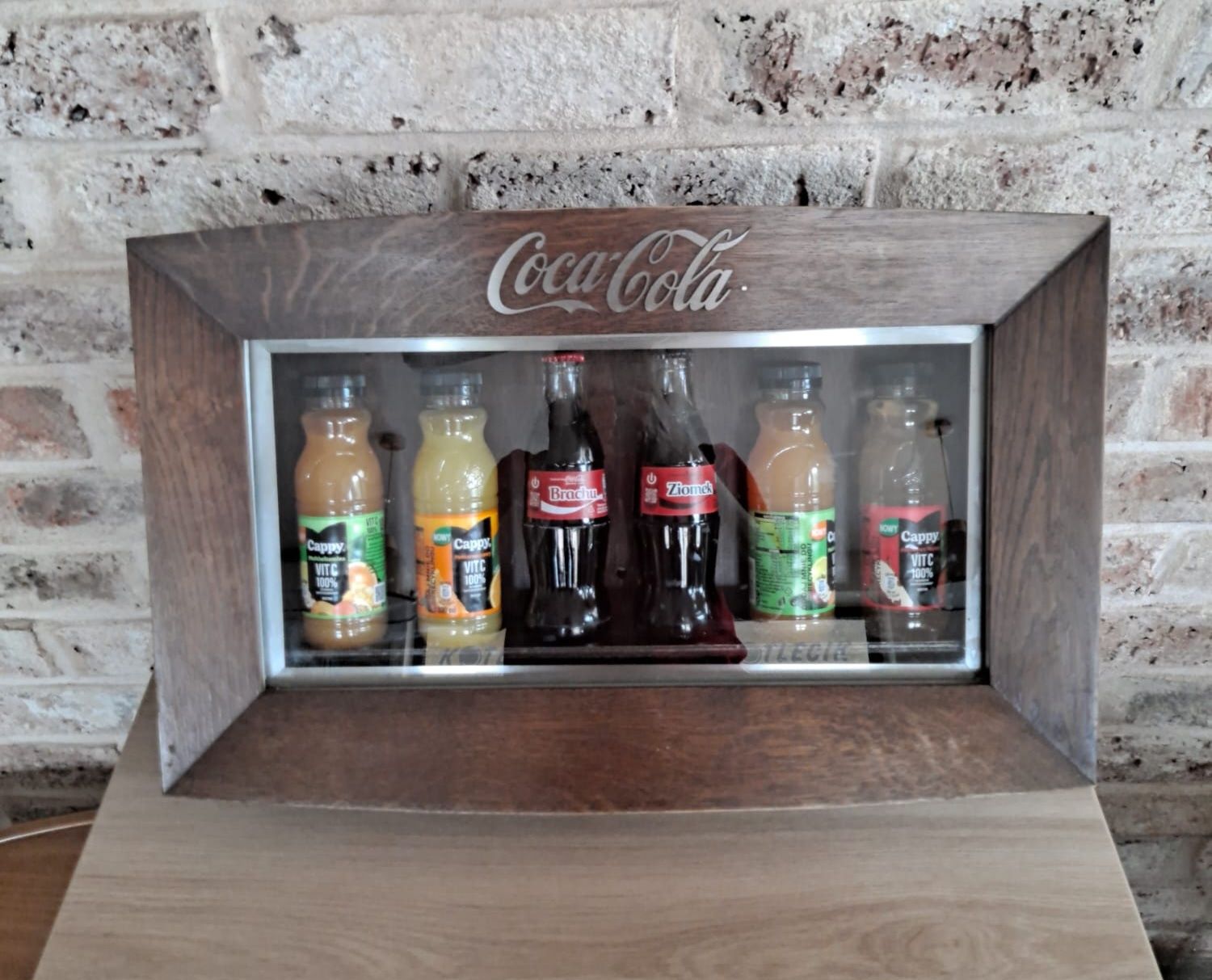Sprzedam szafkę coca-cola