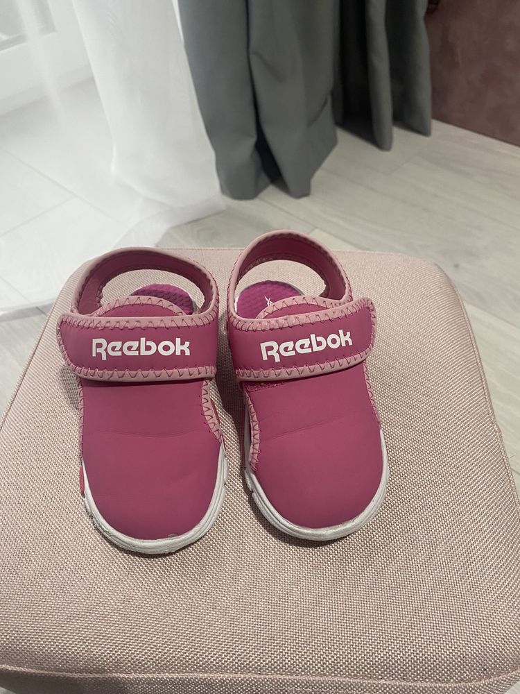 Reebok сандалі