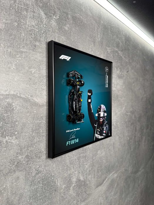 Рамка з Bburago F1 Mercedes AMG Мерседес W14 E 2023 Lewis Hamilton Ф1