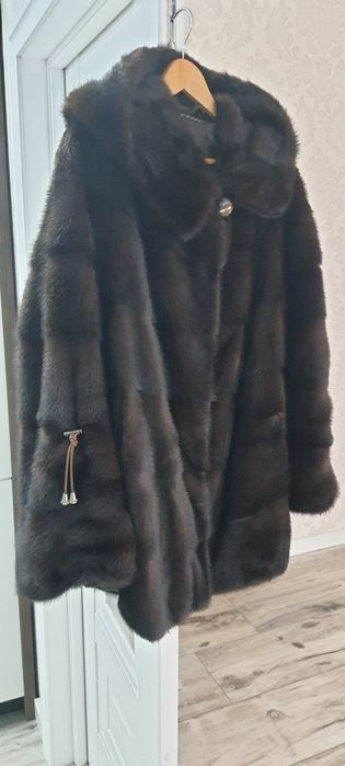 Ниркова шубка у відмінному стані