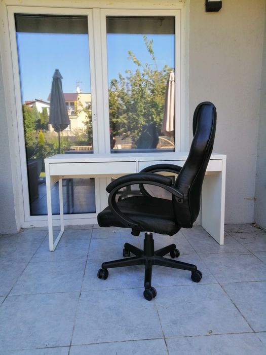 Biurko ikea plus krzesło