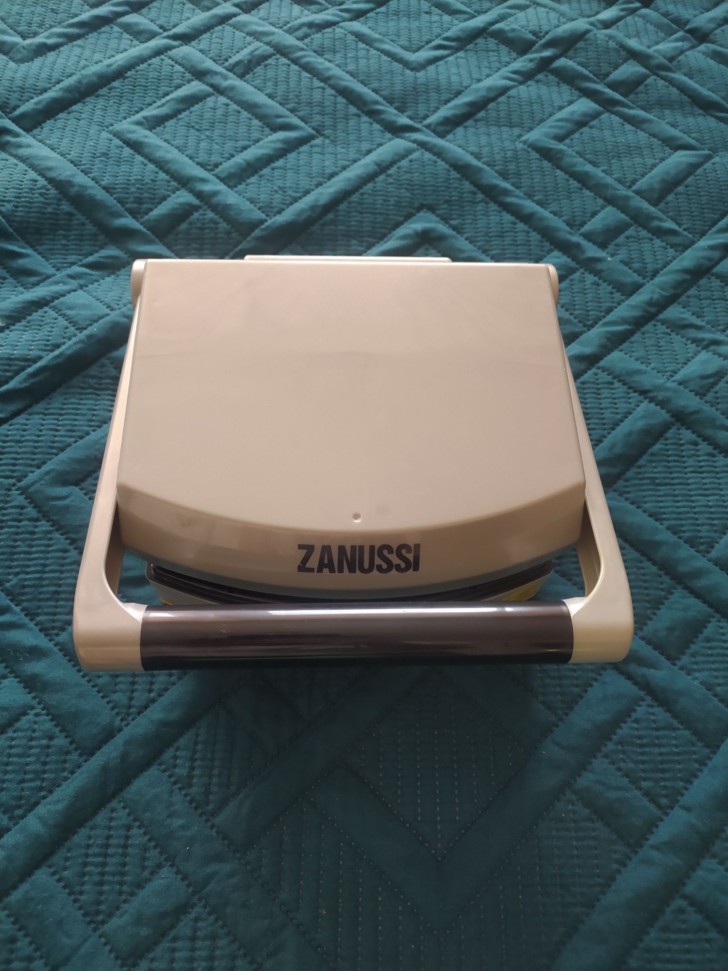 Opiekacz, gofrownica Zanussi dla dzieci