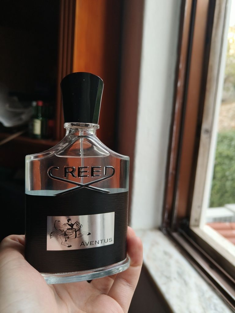 Perfume Aventus Creed Semi-novo