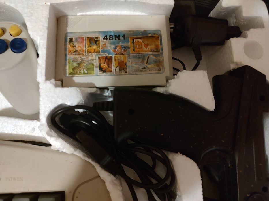 Игровая приставка Dendy-клавиатура