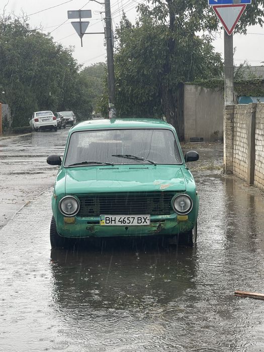 Продам жигу под дрифт 21011