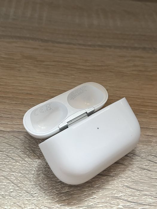 Etui ładujące Apple AirPods Pro 2gen A2700 lightning ORYGINAŁ