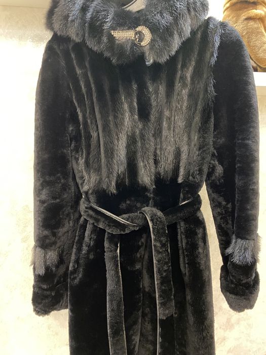 ТЕРМІНОВО продам жіночу шубу мутон+норка,  розмір 46-48
