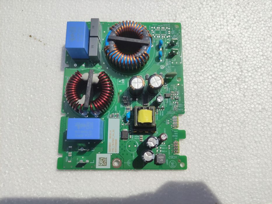 Płyta zasilania do płyty indukcyjnej Siemens EX875KYW1E