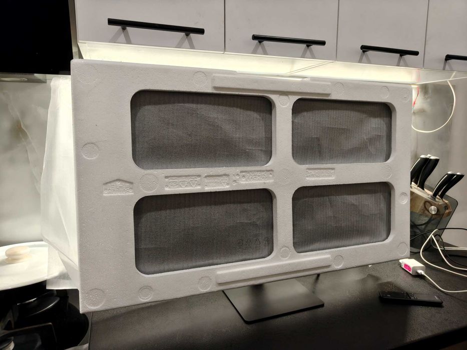 Samsung 32" M7 4K/ HDR10/ Smart TV AI Picture Optimizer / Speakers 10W