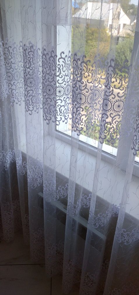 Тюль в білому та кольорі айворі