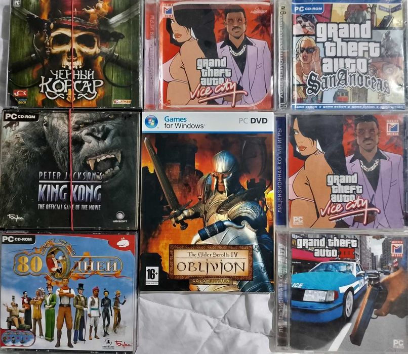 cd и dvd диски с играми разные. цены от 50 до 200 \ шт