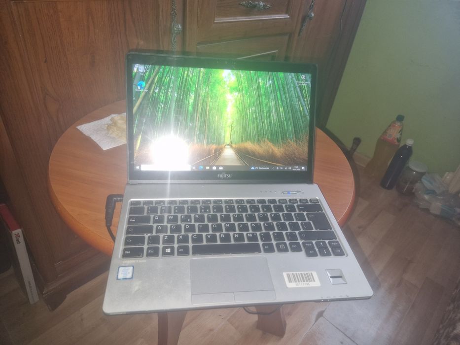 Laptop  fuitsu  z ekranem dotykowym
