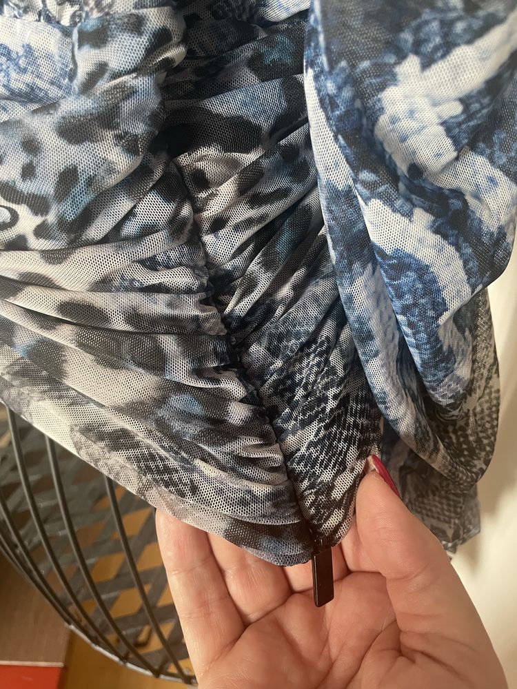 Top com estampado total GUESS Marciano
