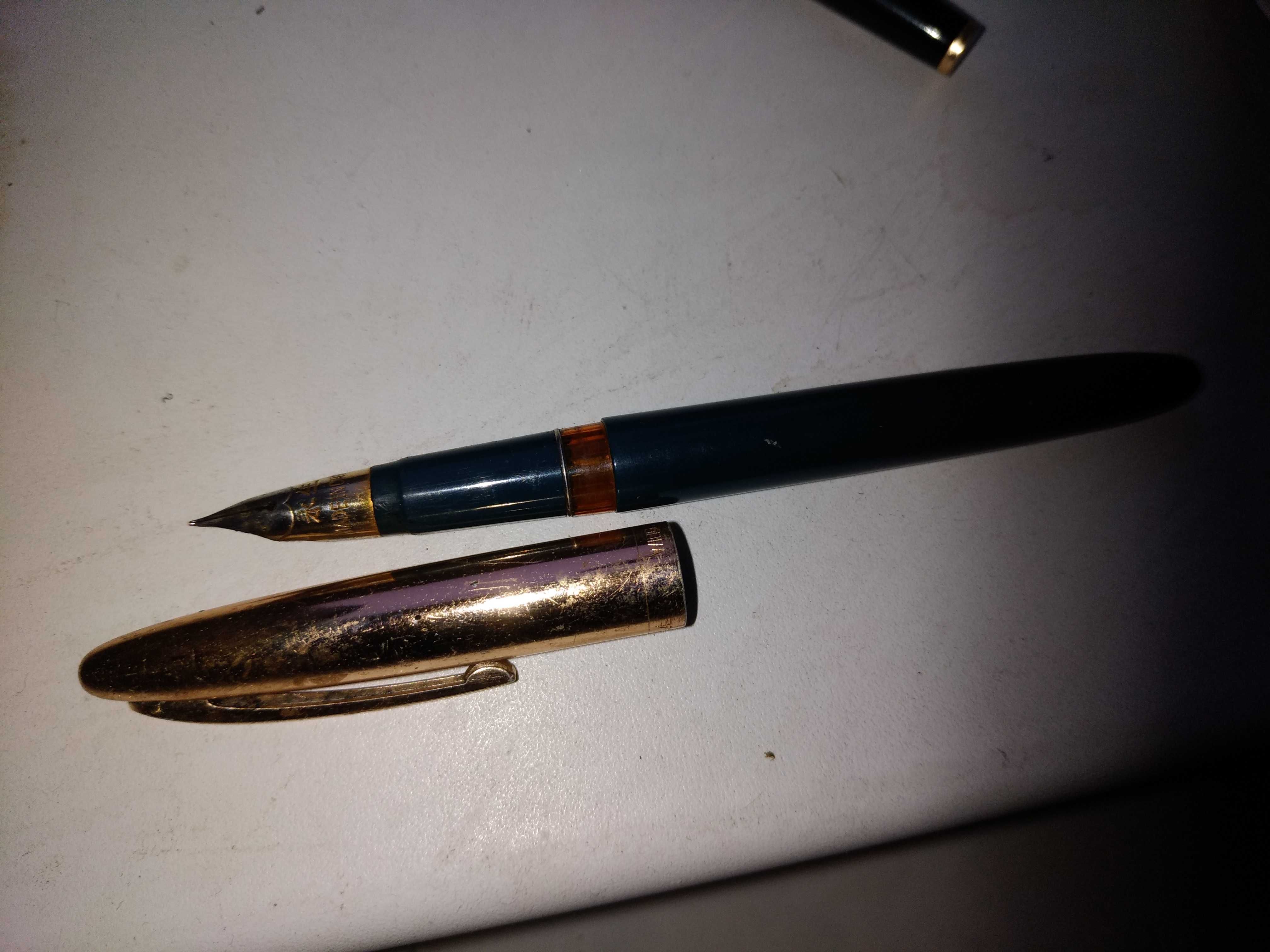ручка  перьевая с позолоченным пером    195грн