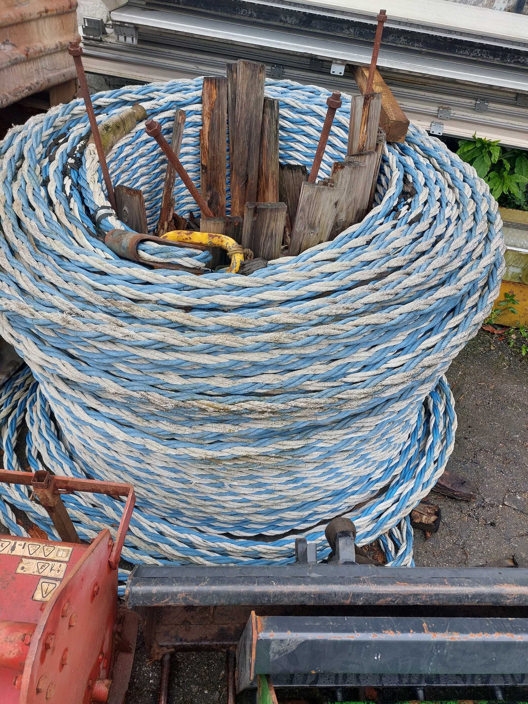Corda com 8 cabos de aço