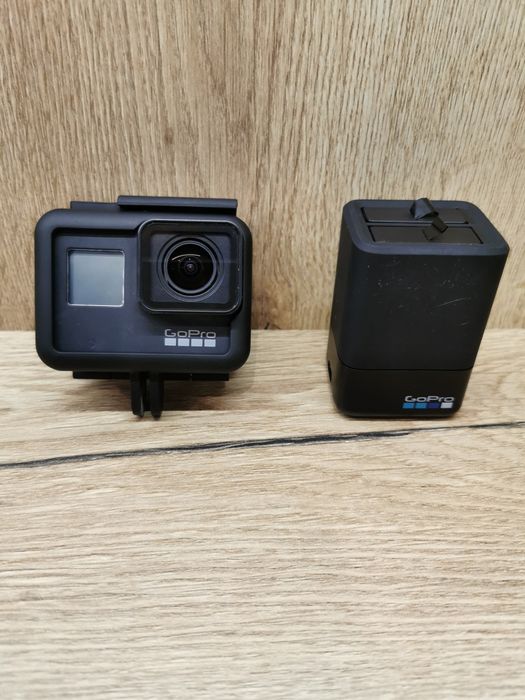 GoPro Hero 7 Black (Przetarty Przycisk Power) + ładowarka, dwie bateri