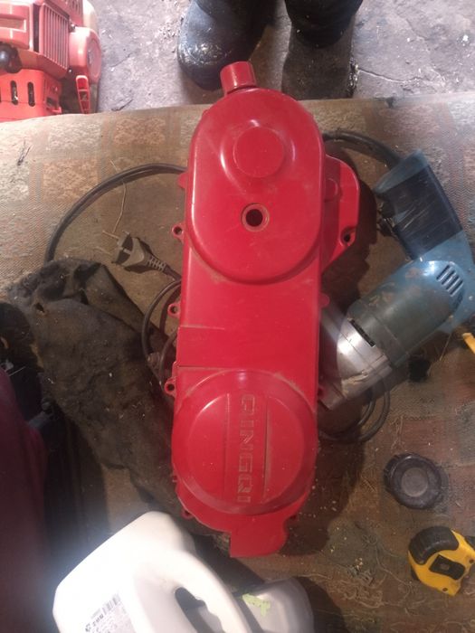 Продам кришку варіатора на китайський скутер орігінал