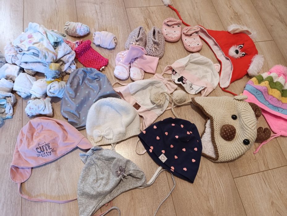 Zestaw czapek+ gratisy