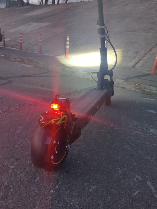 Быстрый  Электросамокат Ninebot MAX AWD