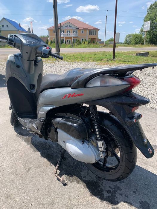 Продам Хонда Sh300