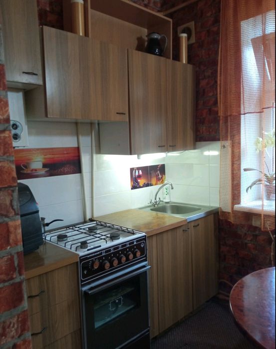 Здається  невеликий  будинок  Олександрівський район можна військовим