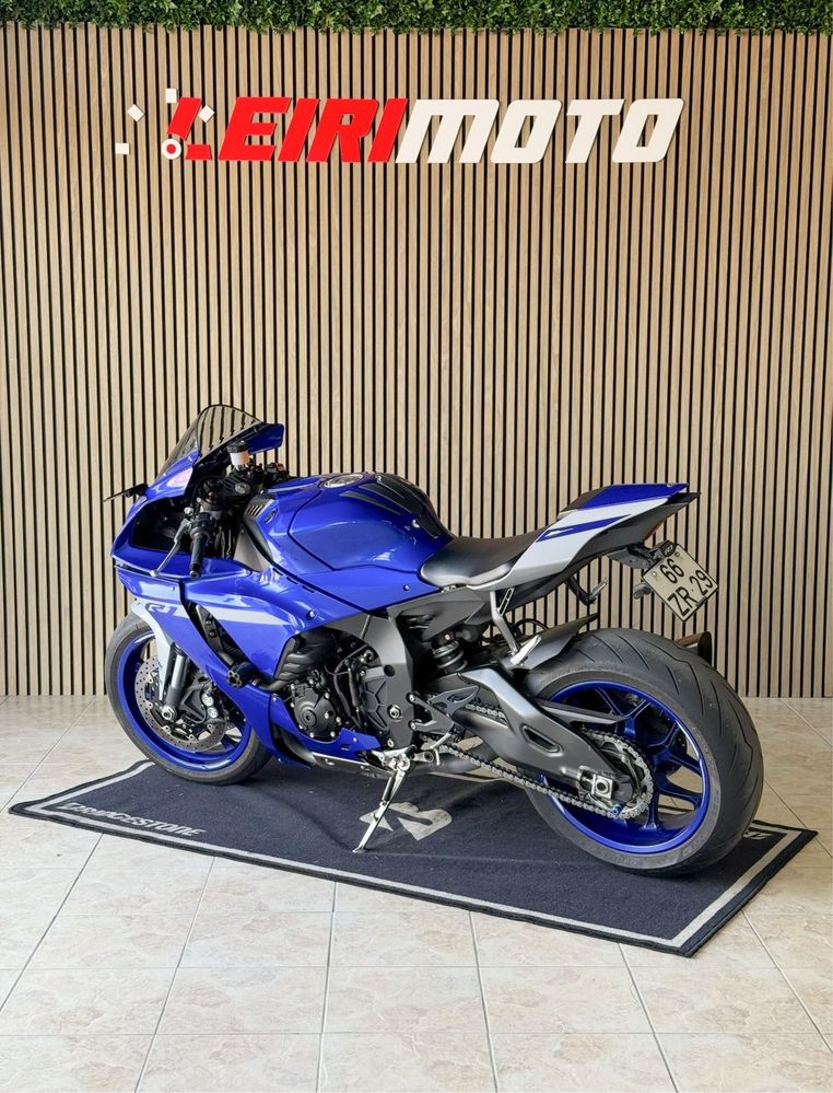 Yamaha R1 Akrapovic