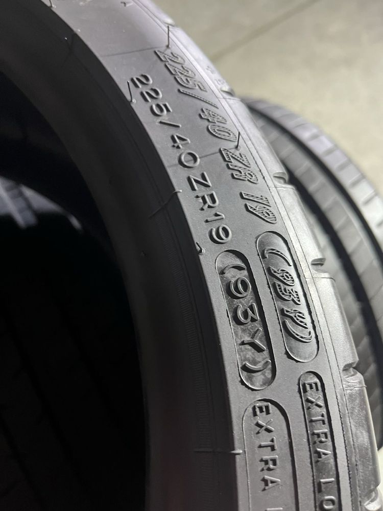 255/35/19+225/40/19 R19 Michelin Pilot Super Sport 4шт нові