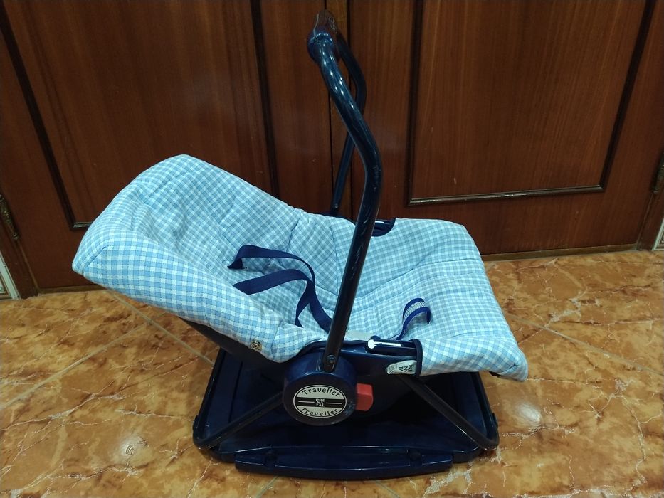 Ovo auto para bebé baloiço carro casa quarto apartamento vivenda.
