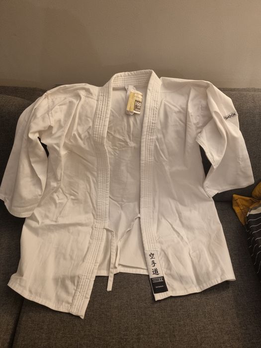 outshock góra NOWA judo
Kimono do karate Outshock 100