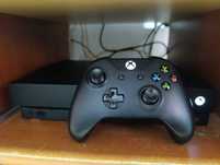 Xbox One X 1TB + Comando – 130€ (Negociável)