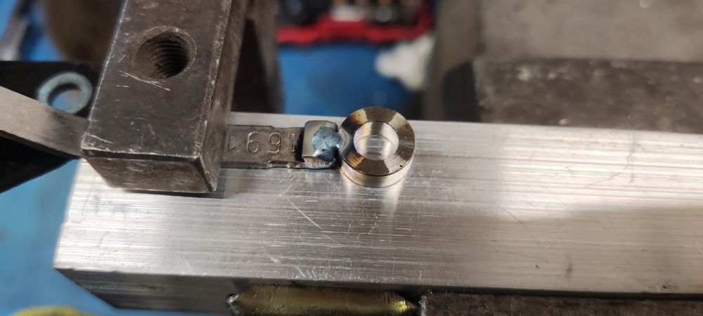 Токарні роботи р-н Гравітон