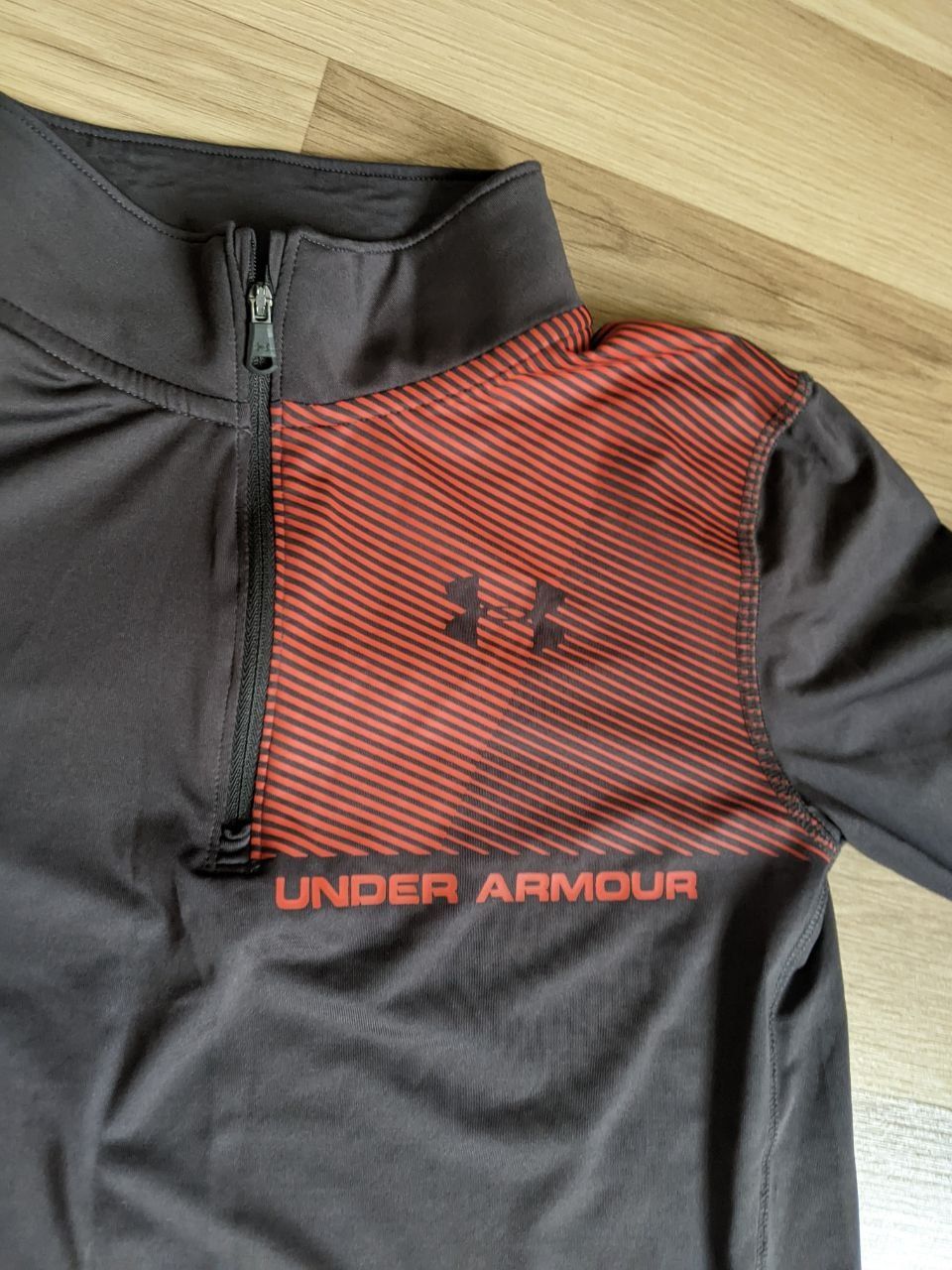 Under Armour розмір м( дитяча на 10-12 років)