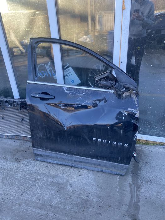 Двері передні праві під рехтовку Chevrolet Equinox 2018+