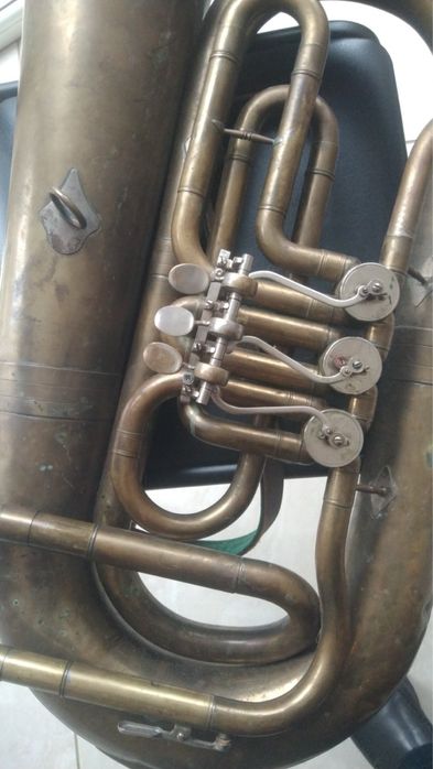 Туба  in Es Киев