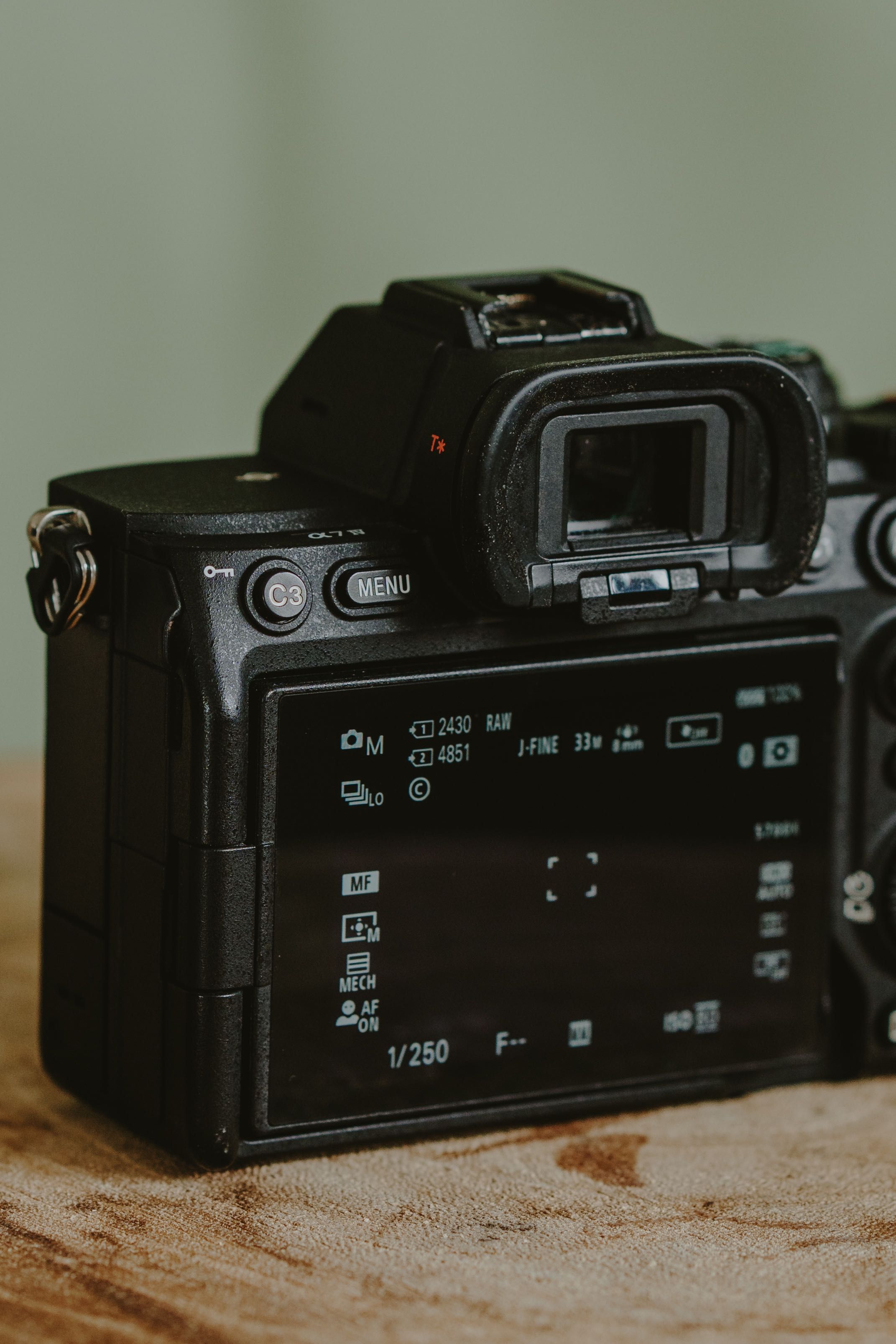 Sony A7 IV (Corpo) – Com Garantia + Oferta de Cartão SD 128 gb