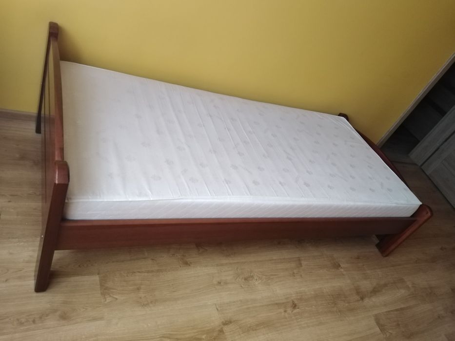 Materac i Łóżko drewniane 90x200
