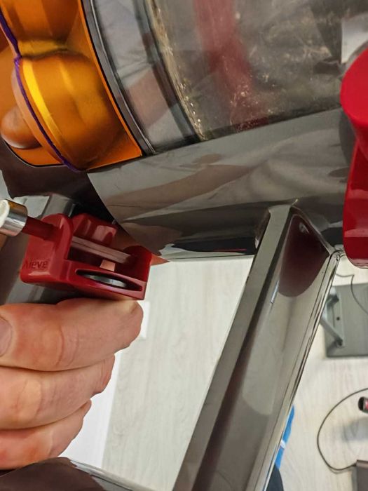 Odkurzacz Dyson V15 Detect Absolute + DUŻY zestaw dodat­ków