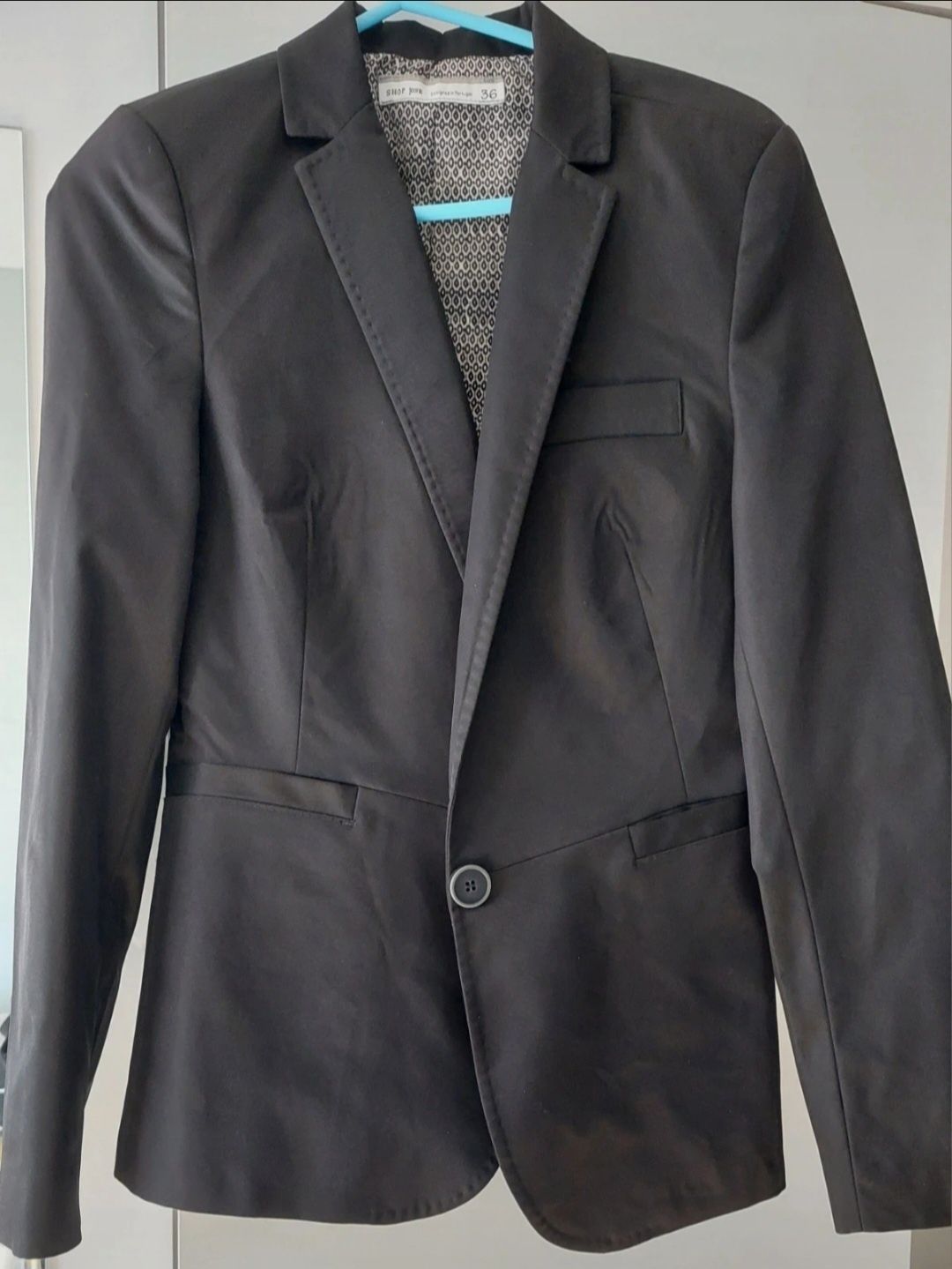 Blazer preto nunca usado sem etiqueta  tamanho 26 marca Shop one