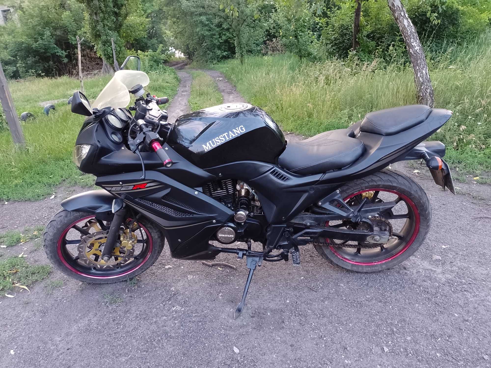 Очень СРОЧНО!!!Продам Musstang mt200-10
