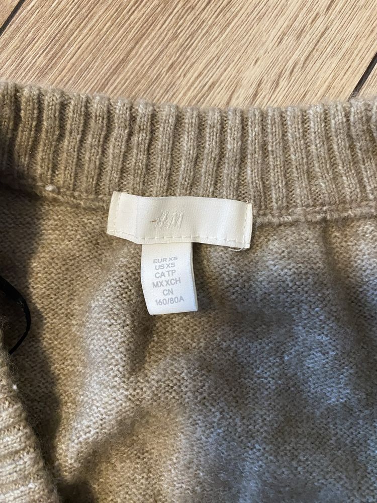 Wełniany Bezrękawnik/Kamizelka swetrowa/sweter w serek.  H&M.